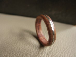 Marhuľový prsteň s tepanou dvojobručou
