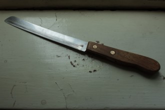 Orechová rukoväť noža